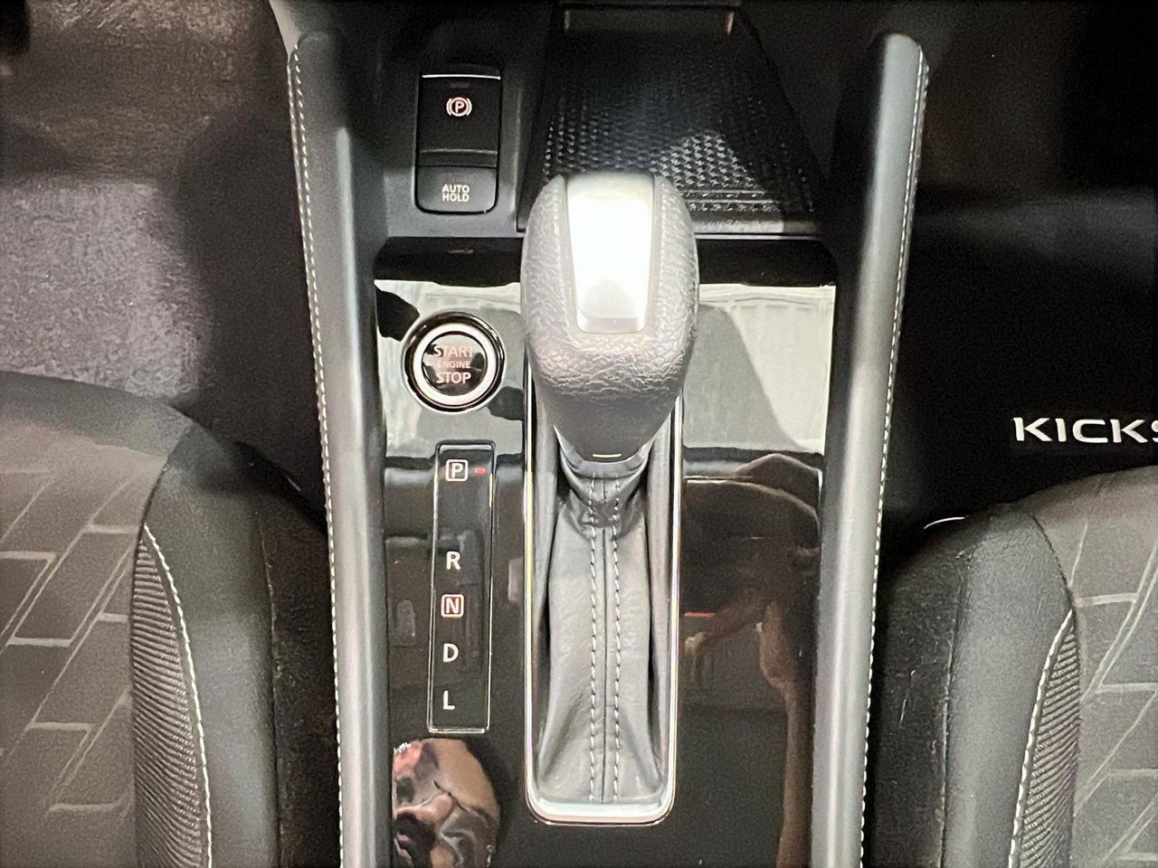 Nissan Kicks Play SV 2025-13