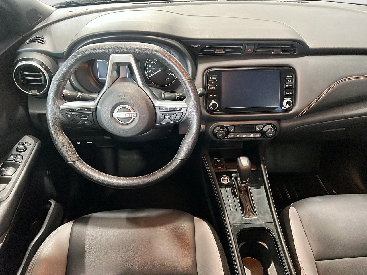 2022 Nissan Kicks SR-8