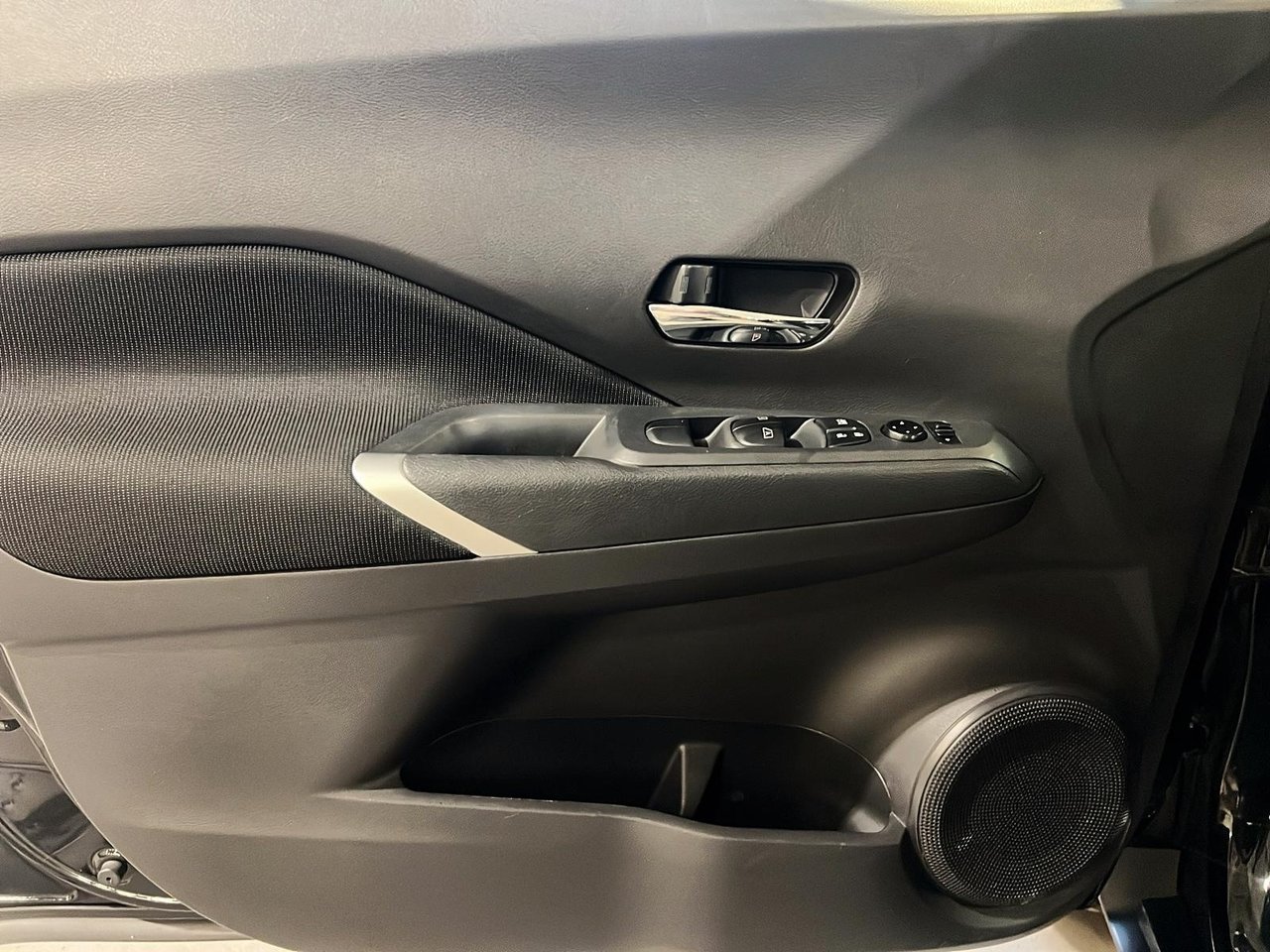 2023 Nissan Kicks SV-10