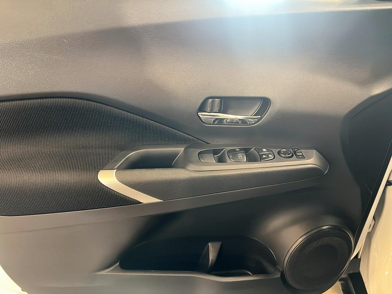 2023 Nissan Kicks SV-10