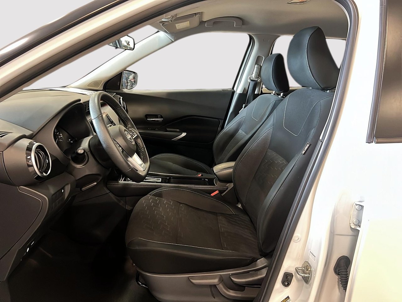 2023 Nissan Kicks SV-8