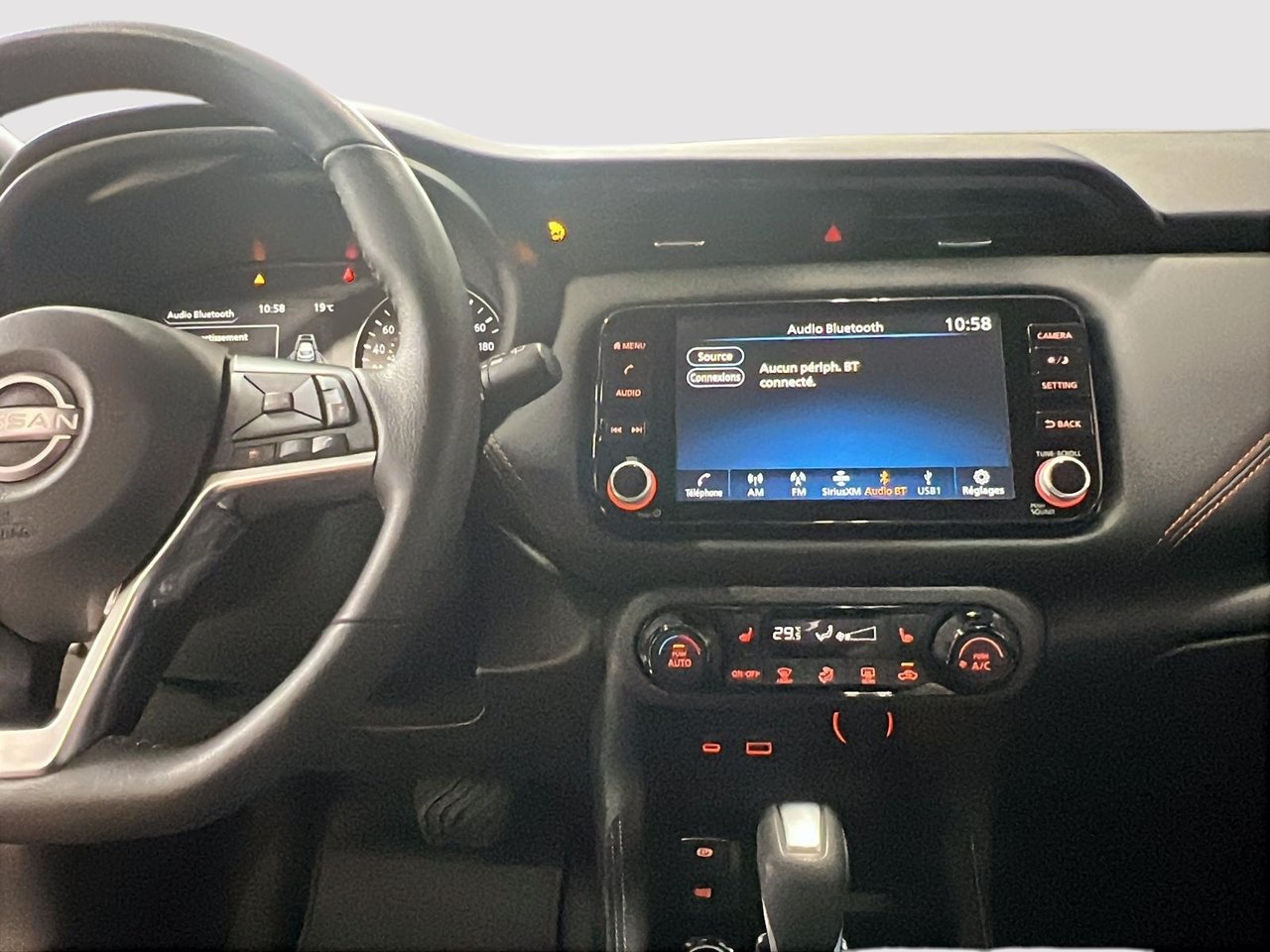 Nissan Kicks SR 2023-15