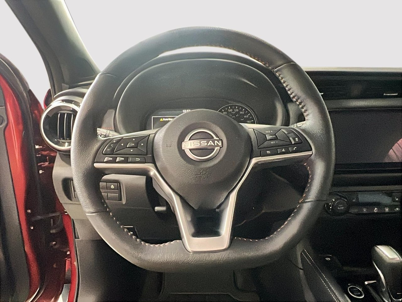 Nissan Kicks SR 2023-10