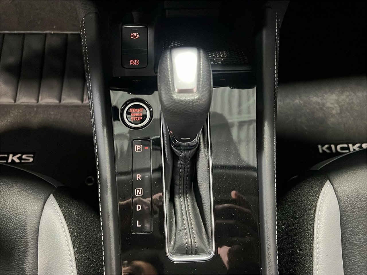 Nissan Kicks SR 2023-13