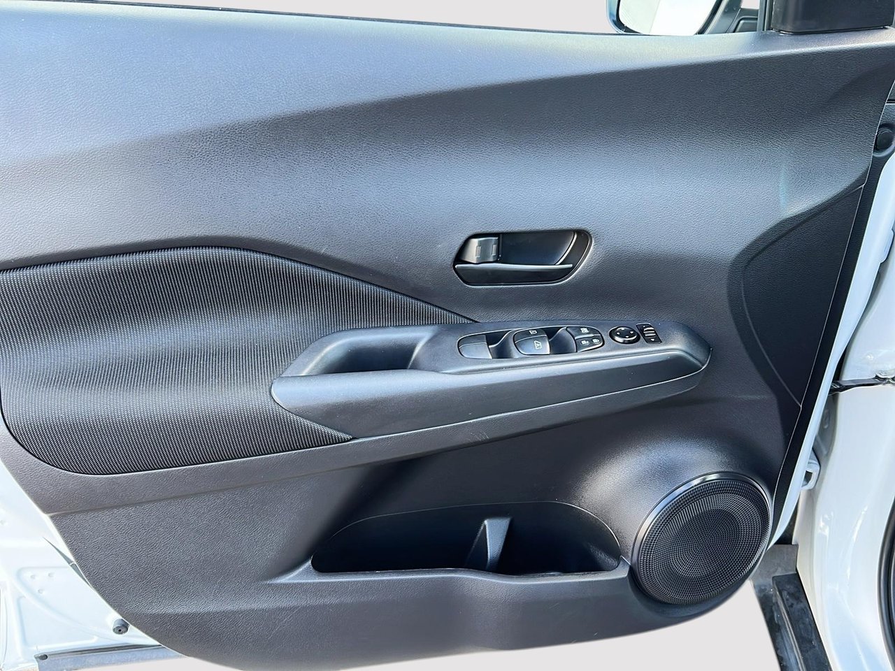 Nissan Kicks S 2024-10