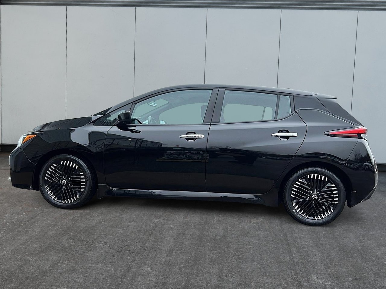 2023 Nissan LEAF SV-4