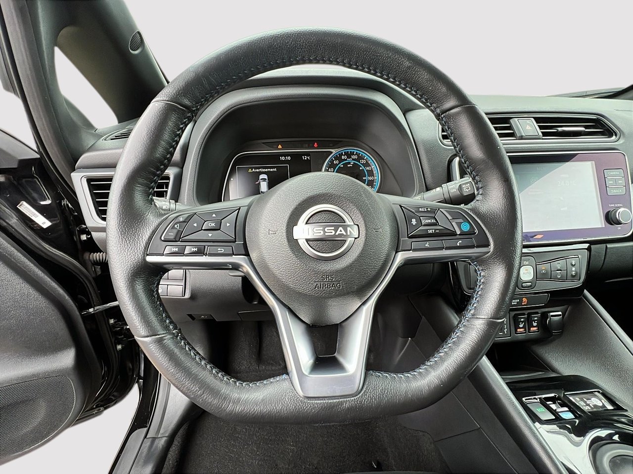 2023 Nissan LEAF SV-11