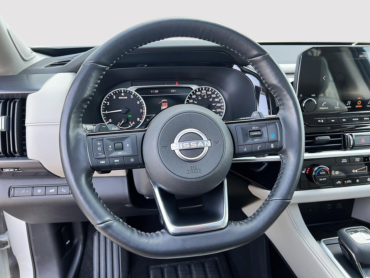 Nissan Pathfinder SL 2022-10