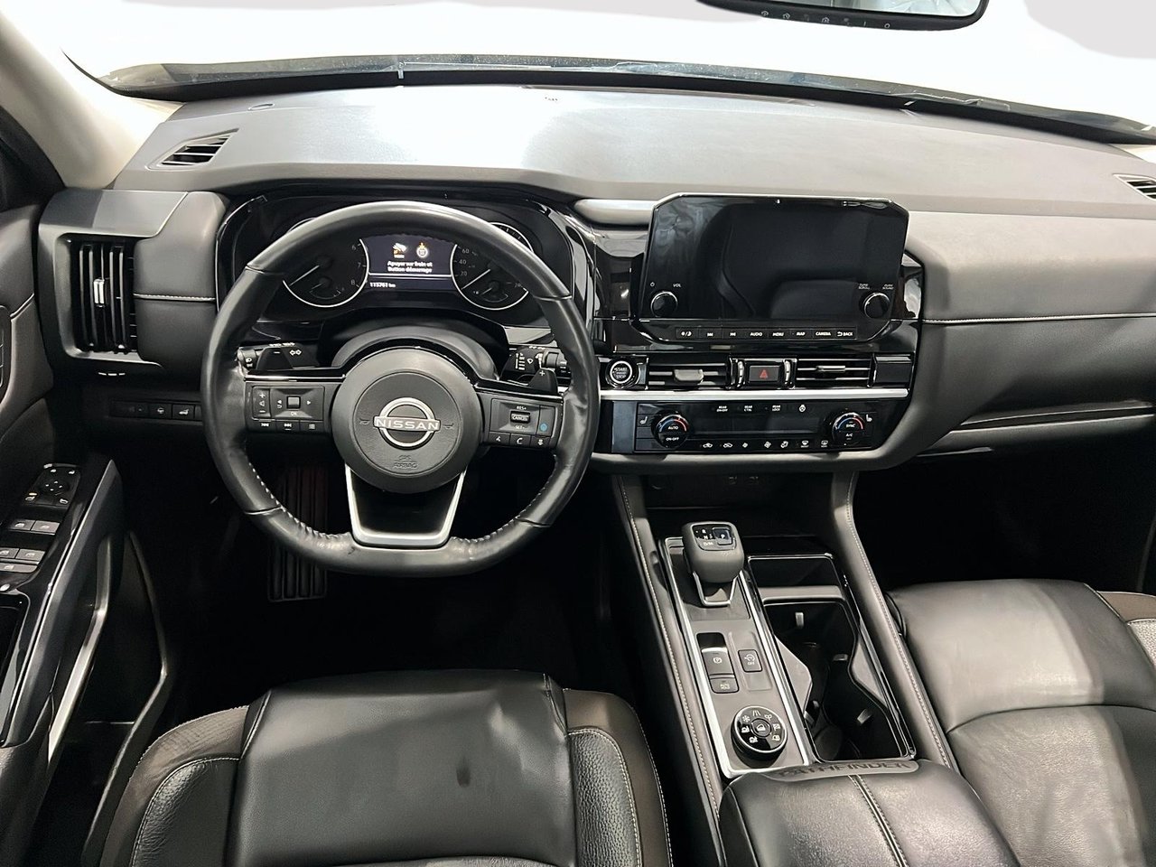 2022 Nissan Pathfinder SL-8