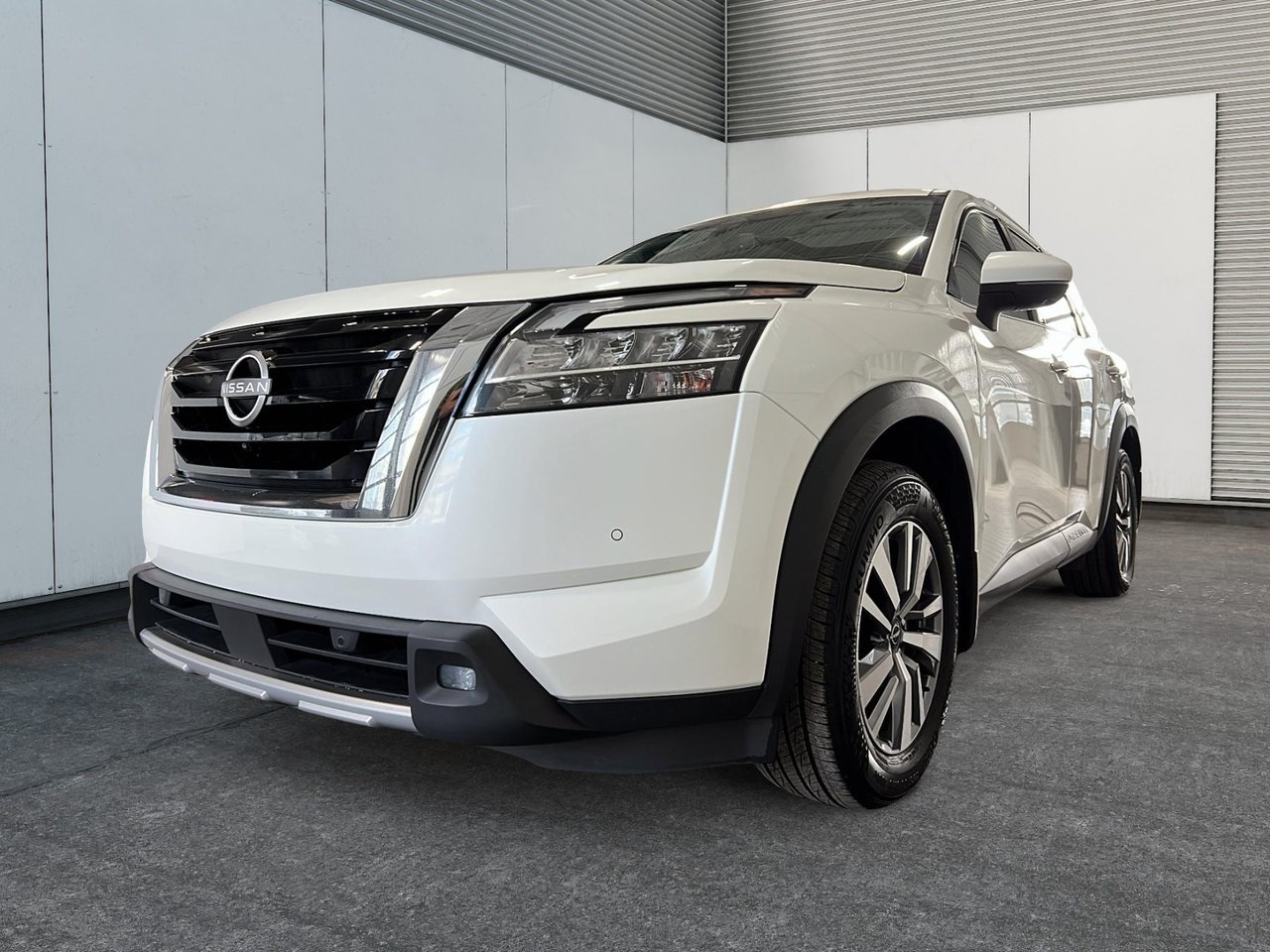 2022 Nissan Pathfinder SL-0