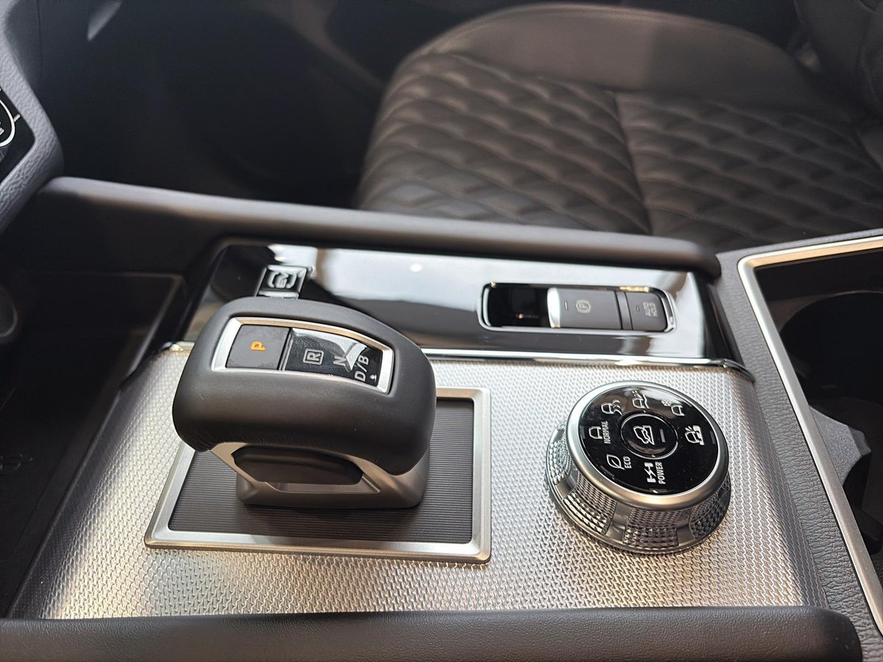 2026 Nissan Rogue Plug-In Hybrid Platinum-13