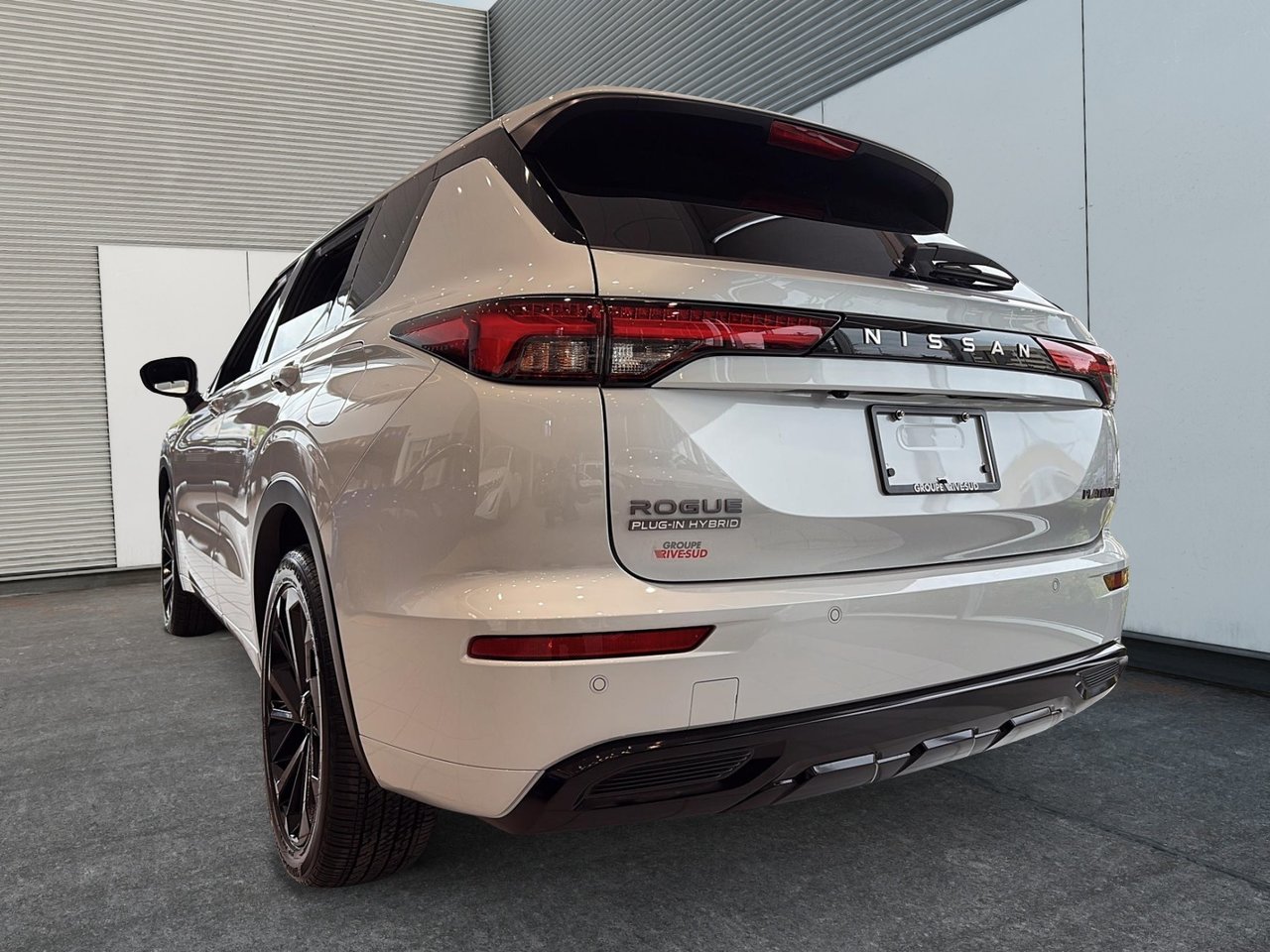 2026 Nissan Rogue Plug-In Hybrid Platinum-3