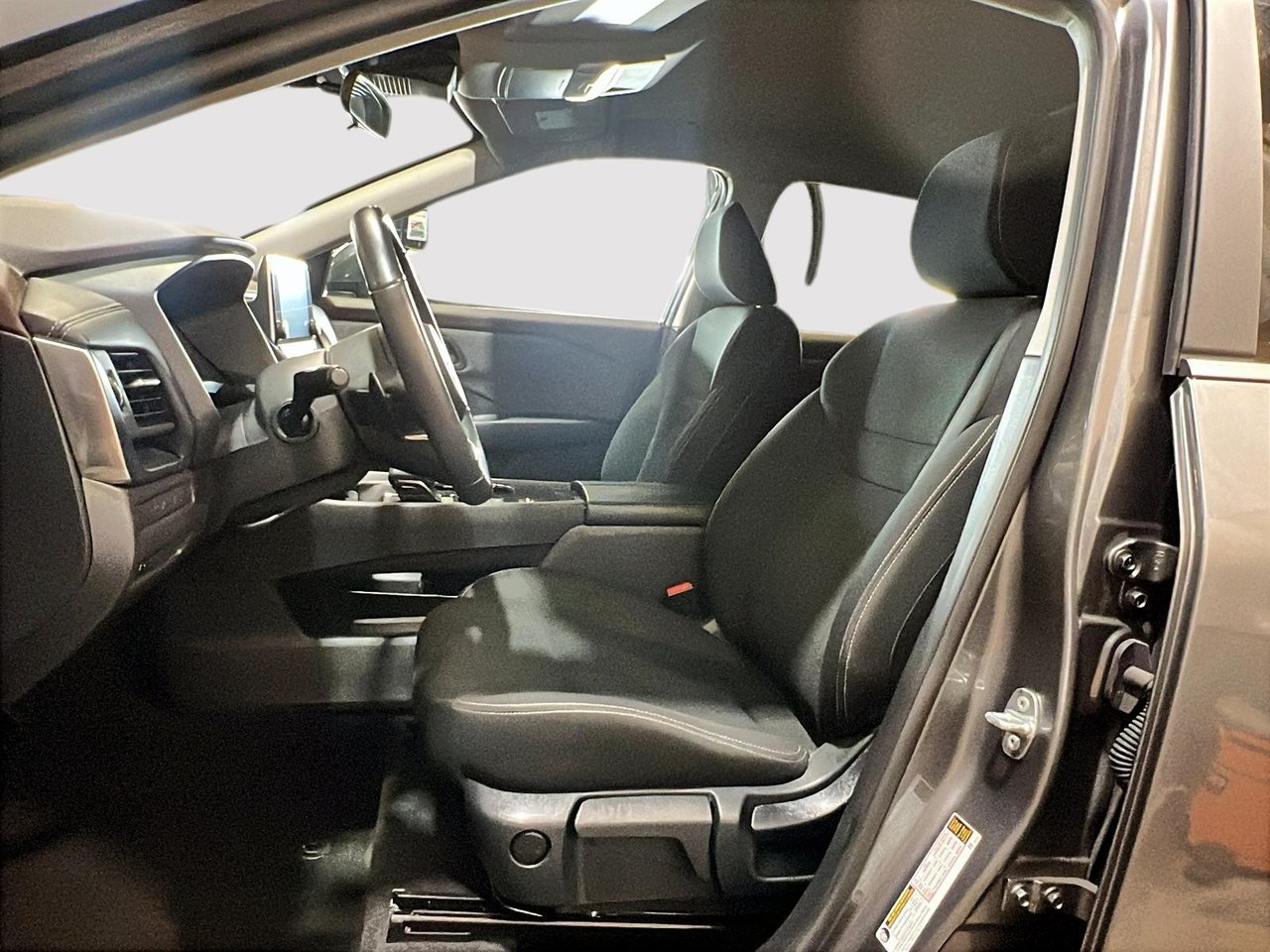 Nissan Rogue S 2023-7