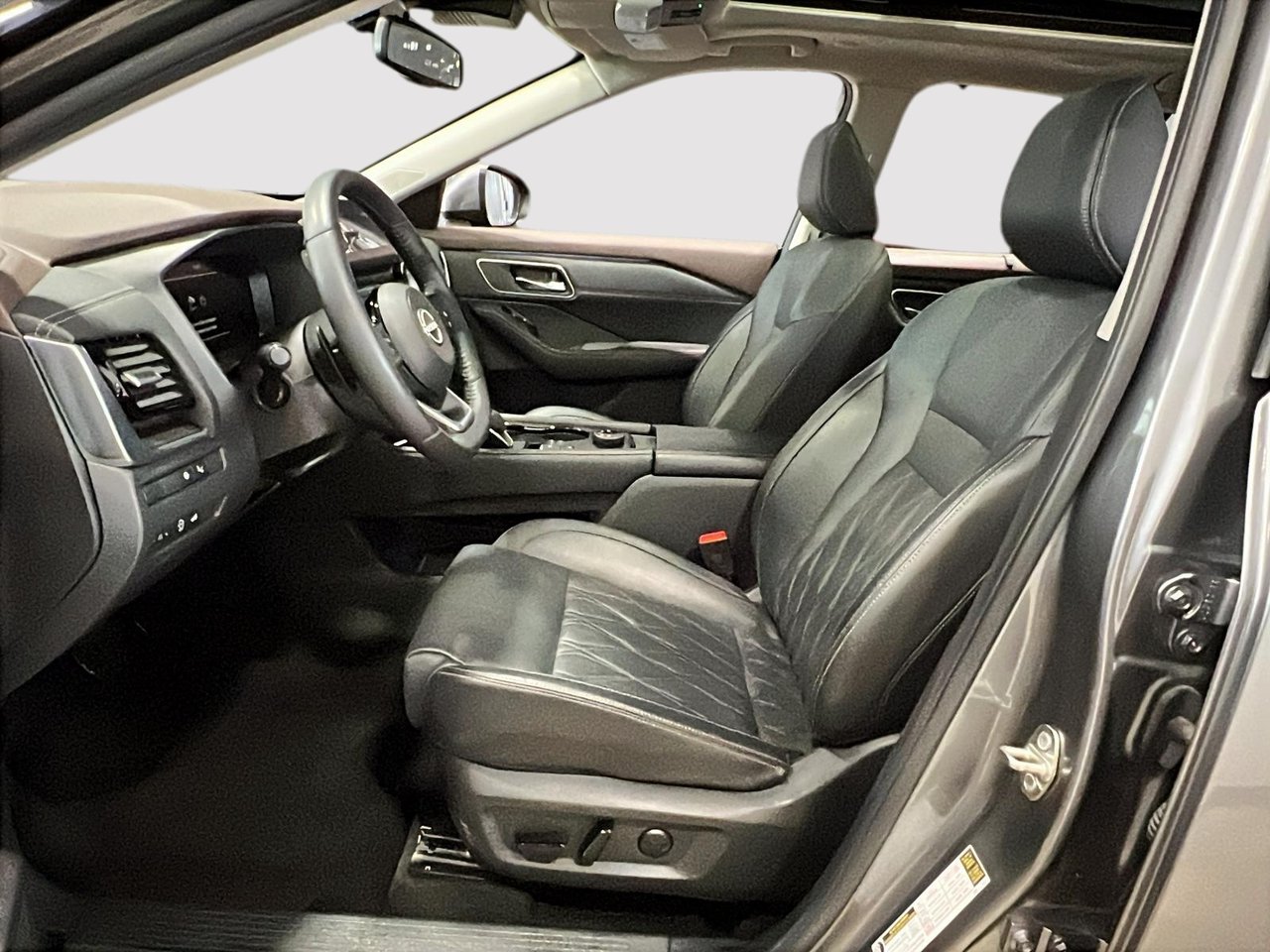 Nissan Rogue Platinum 2023-7