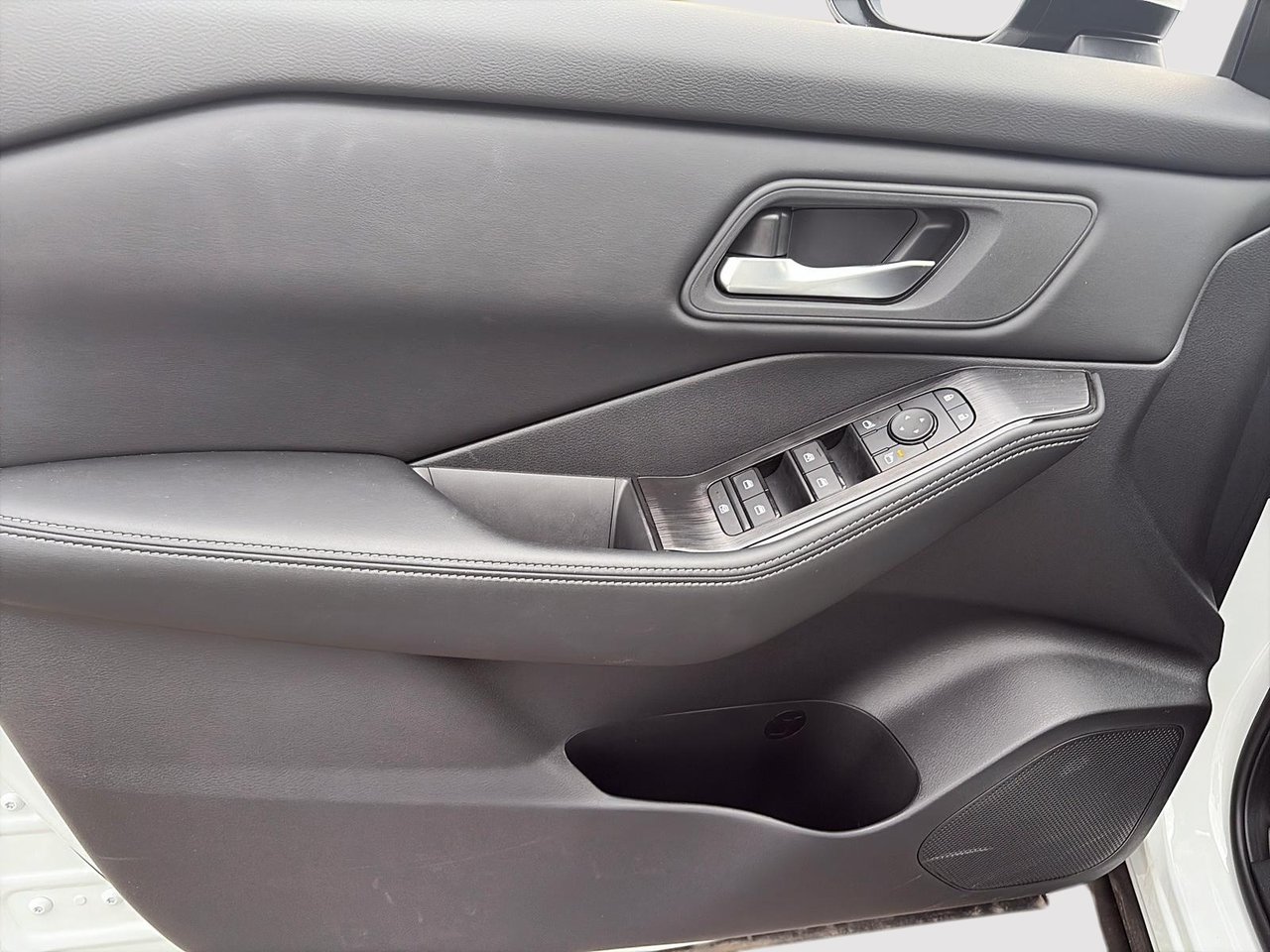 2026 Nissan Rogue SV Moonroof-10