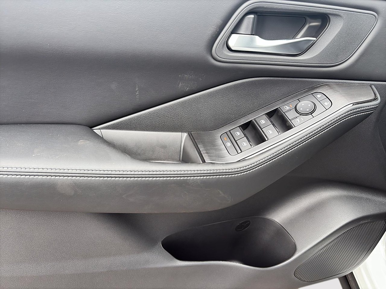 2026 Nissan Rogue SV Moonroof-9