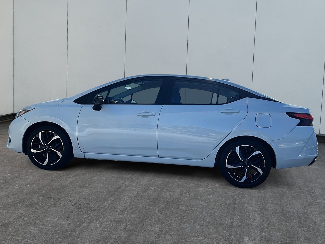 Nissan Versa SR 2023-4