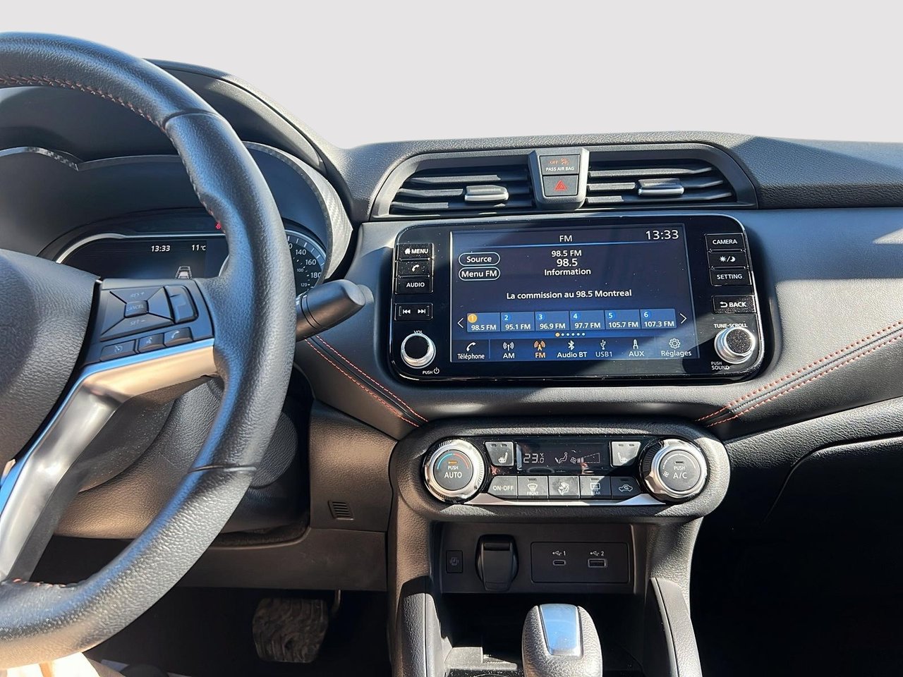 Nissan Versa SR 2023-15