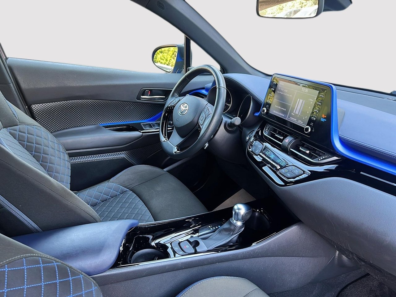 Toyota C-HR XLE 2021-15