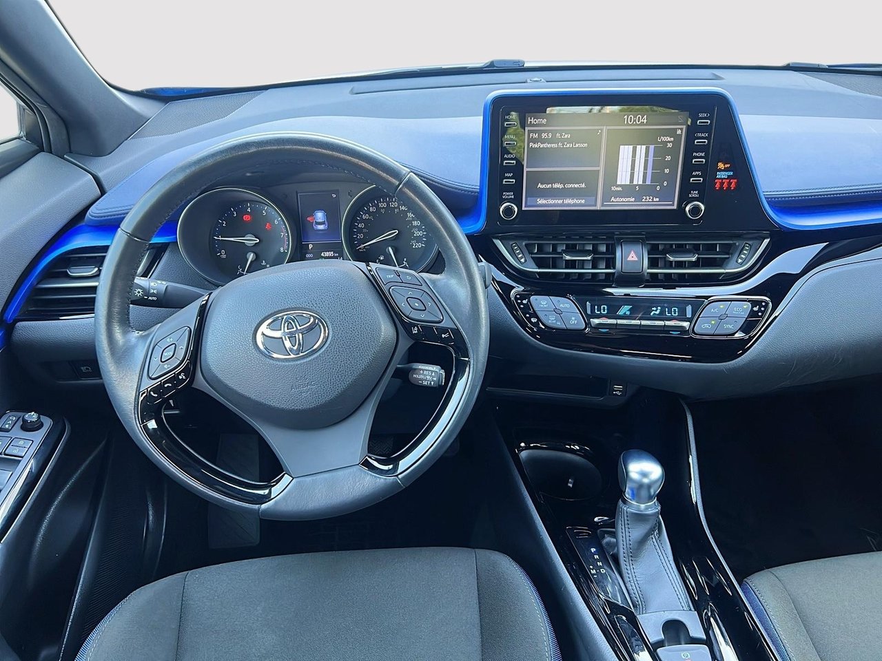 Toyota C-HR XLE 2021-9