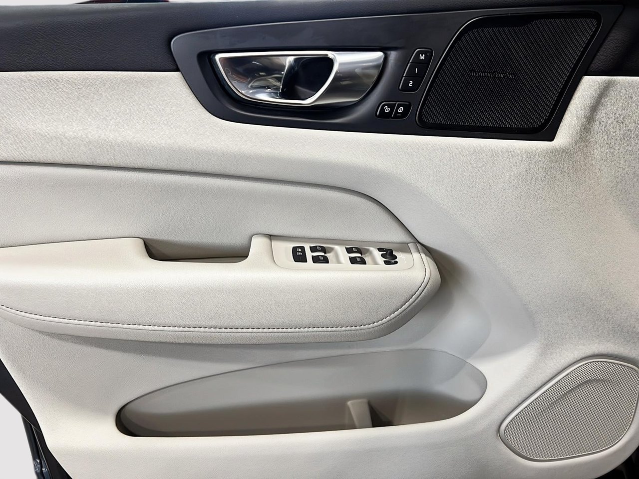 2021 Volvo XC60 Inscription-9