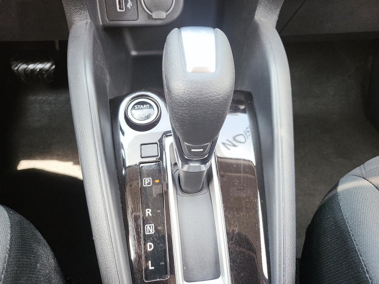2021 Nissan Kicks S-14