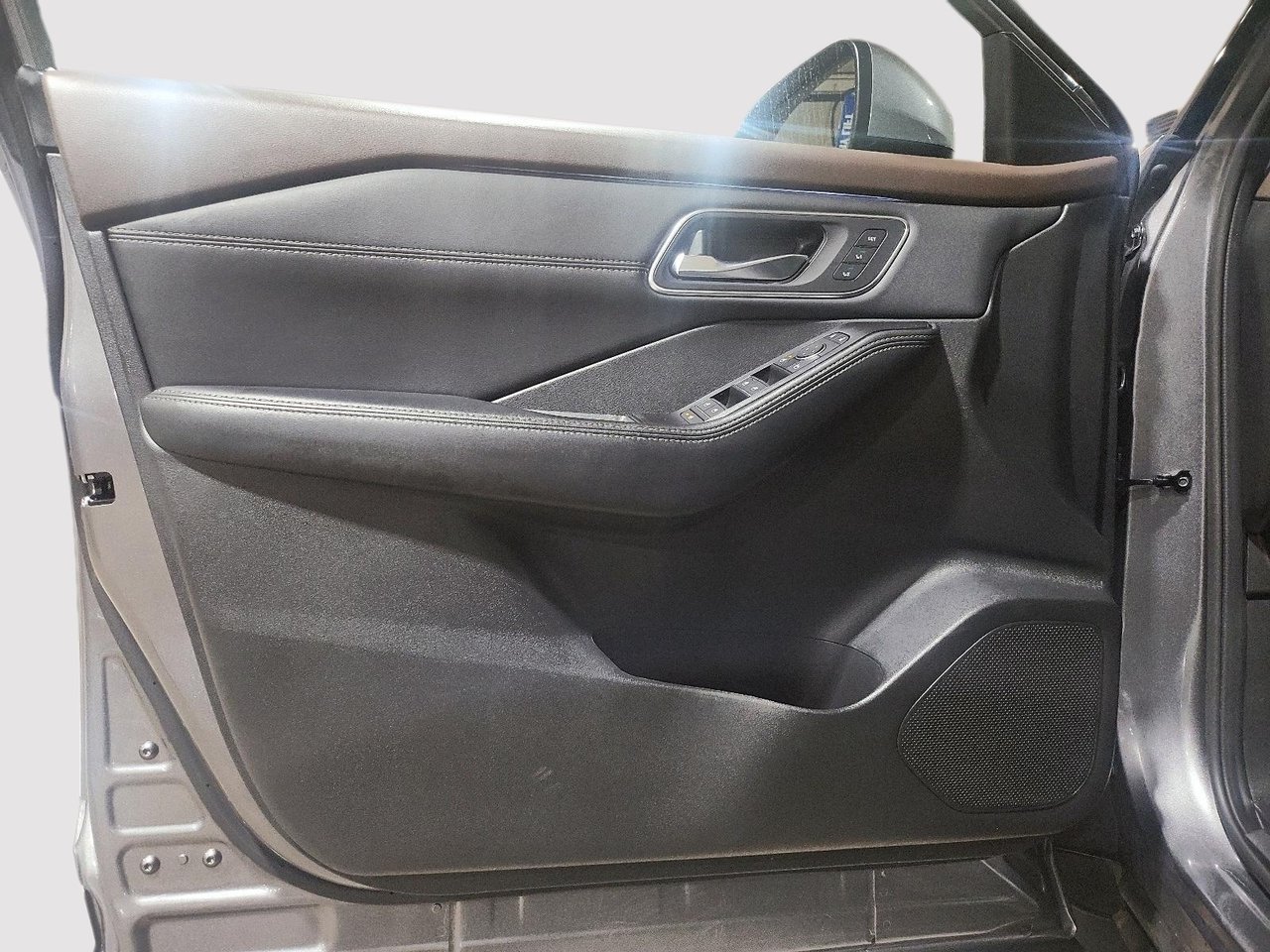 2023 Nissan Rogue PLATINUM AWD-10