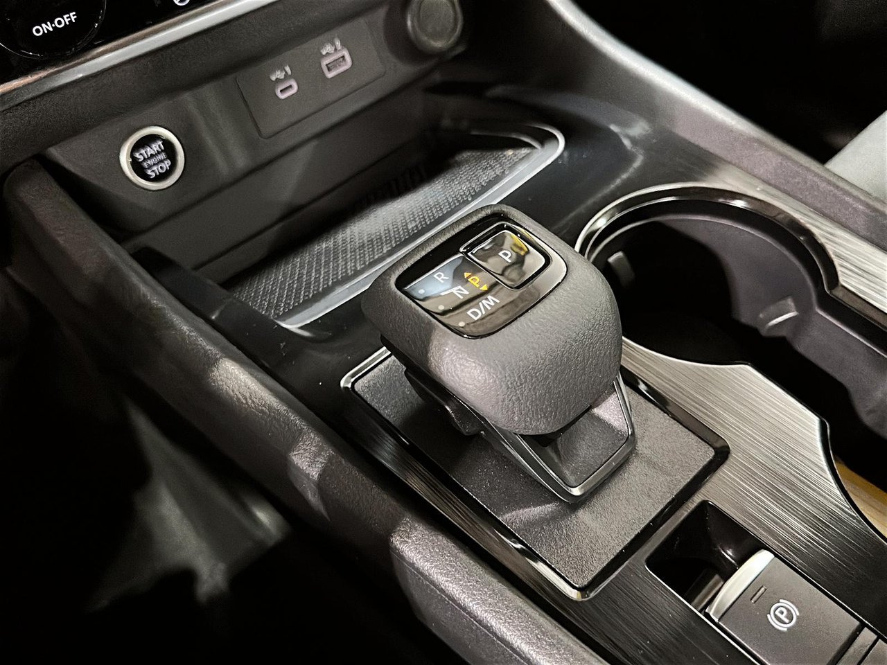2023 Nissan Rogue S-14