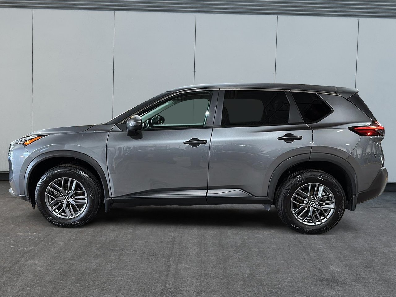 2023 Nissan Rogue S-4