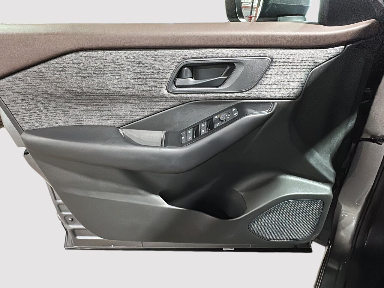 2023 Nissan Rogue S-10