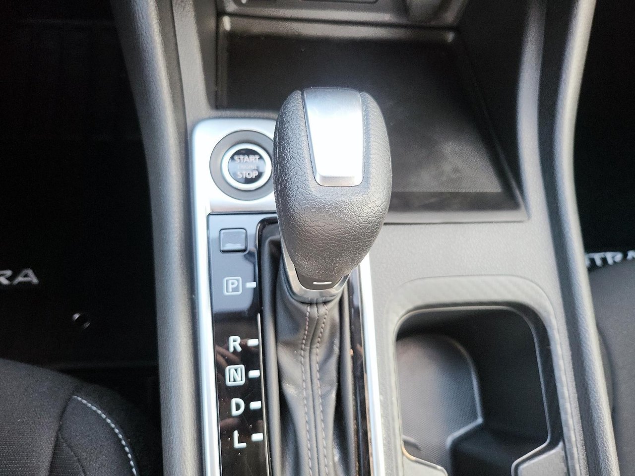 Nissan Sentra SV 2024-14