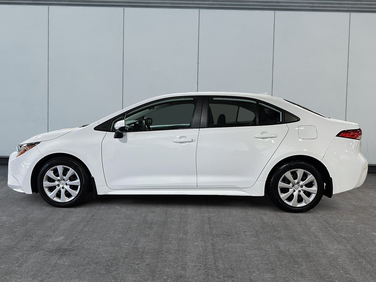 Toyota Corolla LE 2023-4