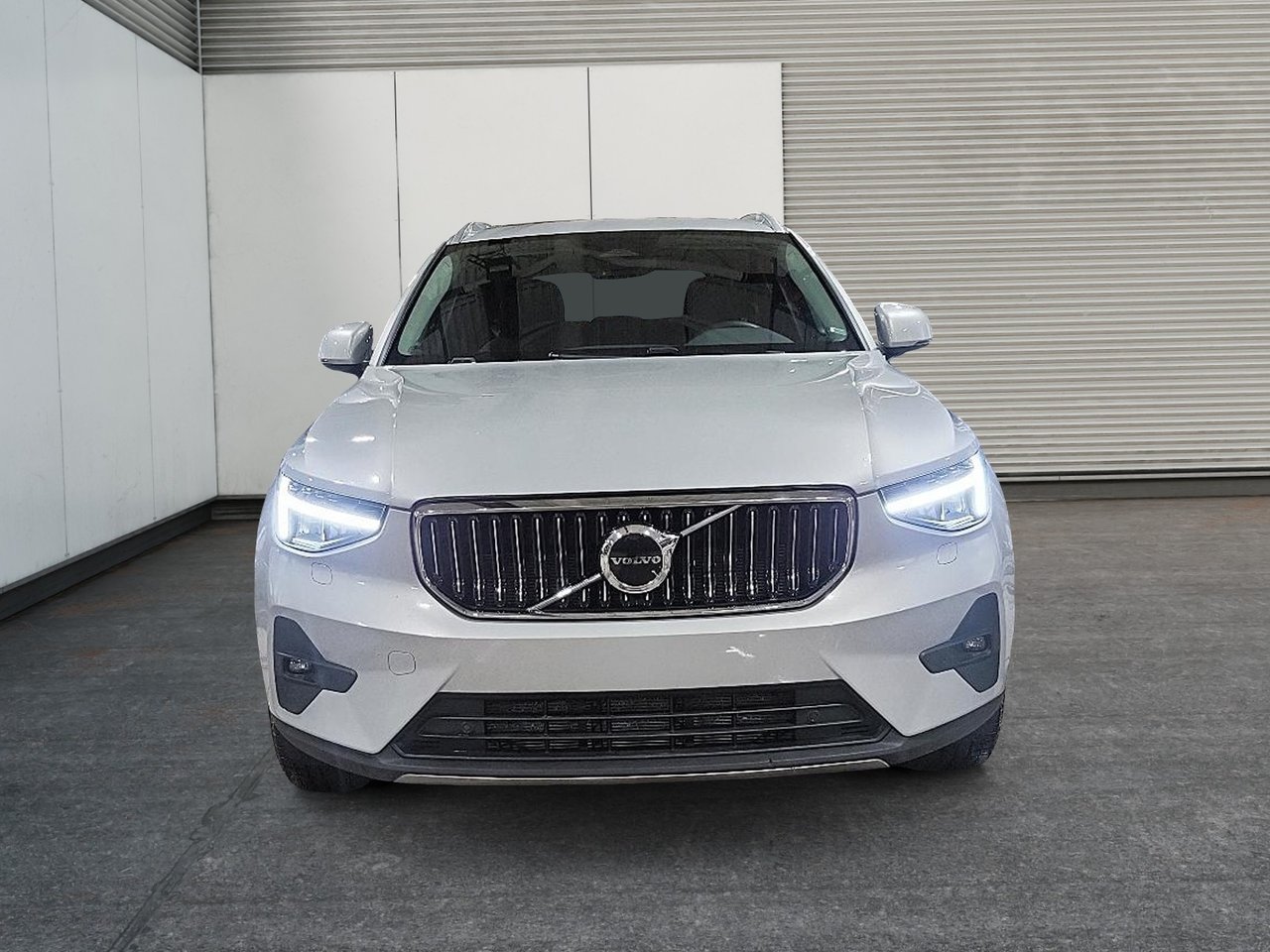2023 Volvo XC40 PLUS BRIGHT THEME-1