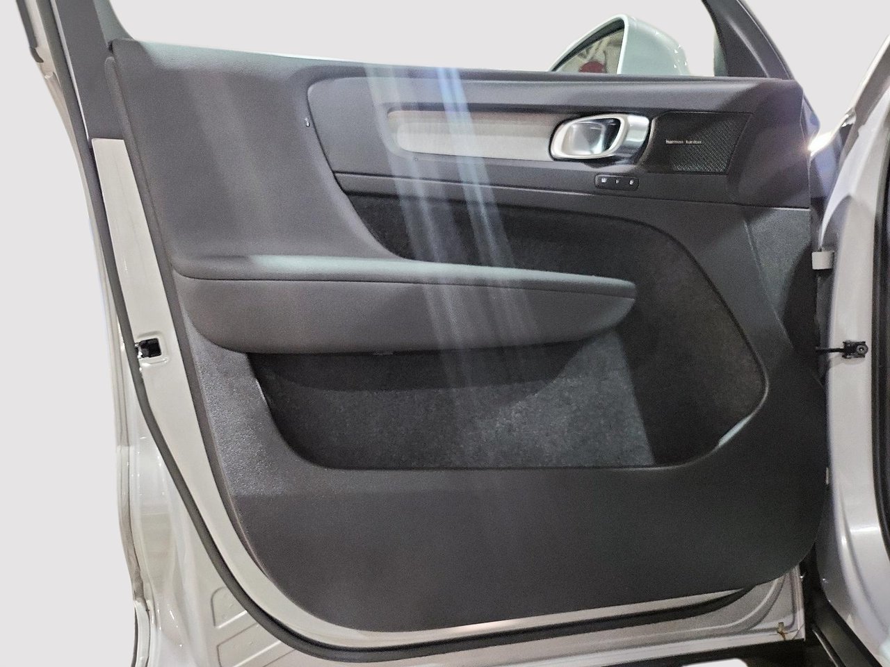 2023 Volvo XC40 PLUS BRIGHT THEME-10