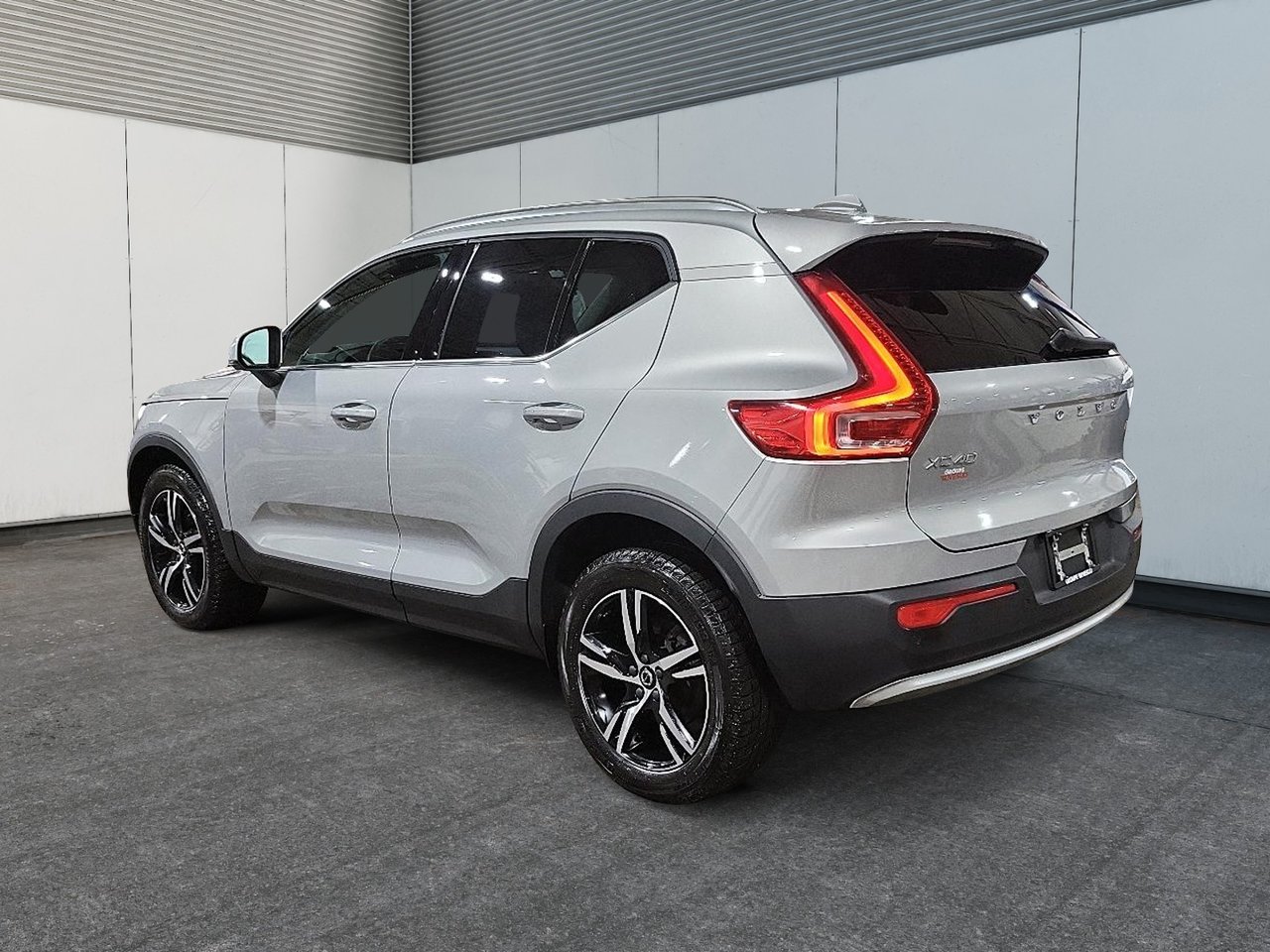 2023 Volvo XC40 PLUS BRIGHT THEME-3