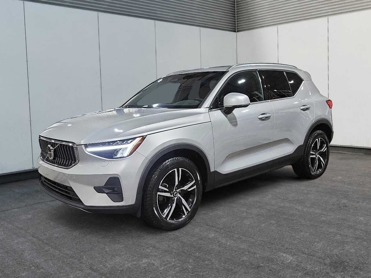 2023 Volvo XC40 PLUS BRIGHT THEME-0