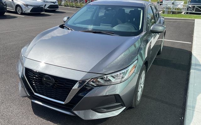 Gray 2022 Nissan Sentra Sedan Front-Wheel Drive Manual