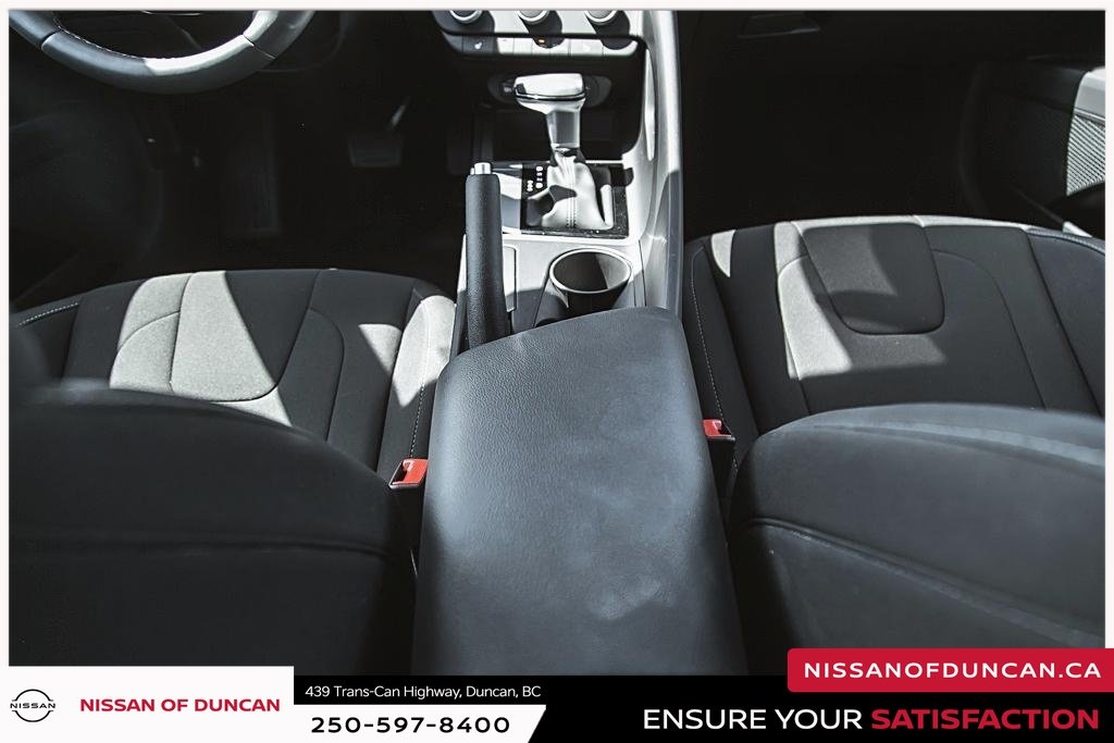 2025 Hyundai Elantra Preferred-19