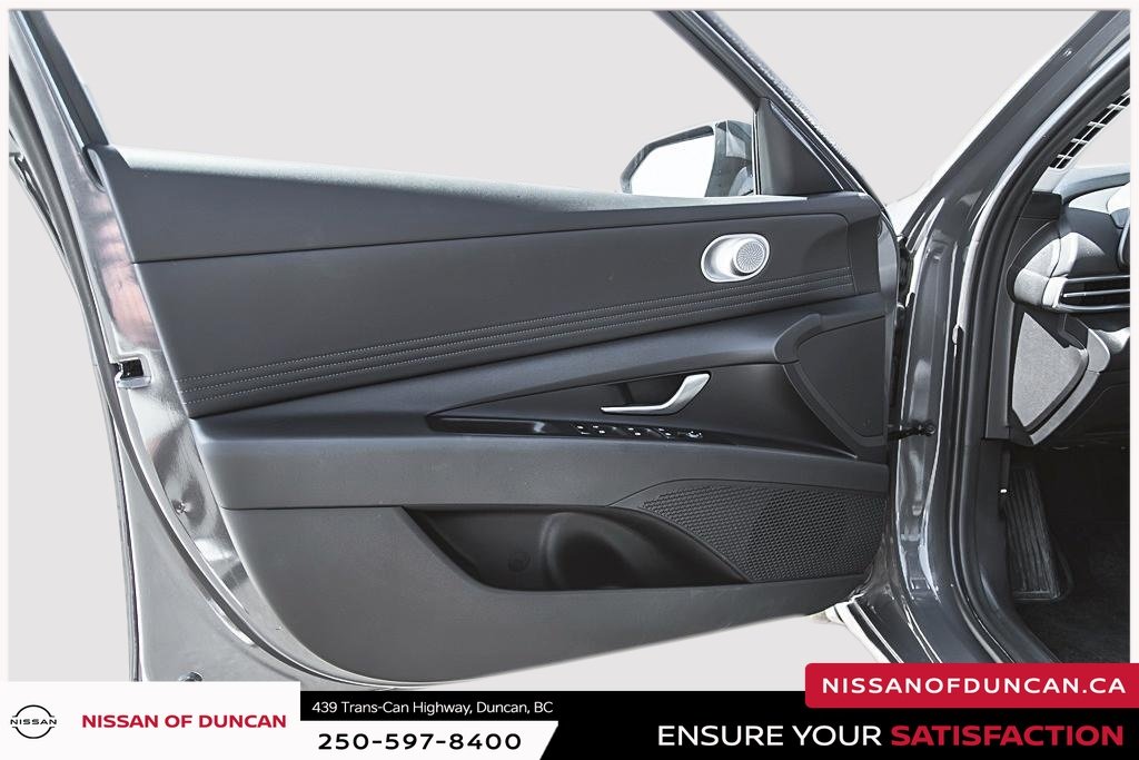 2025 Hyundai Elantra Preferred-9