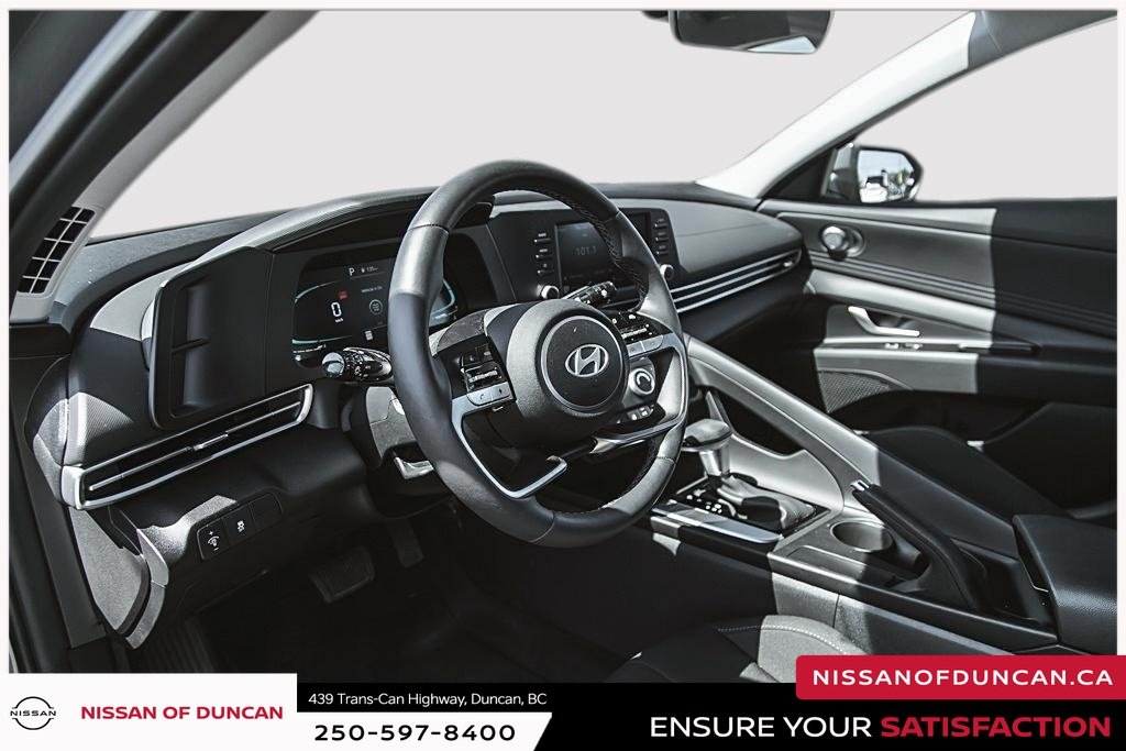 2025 Hyundai Elantra Preferred-10