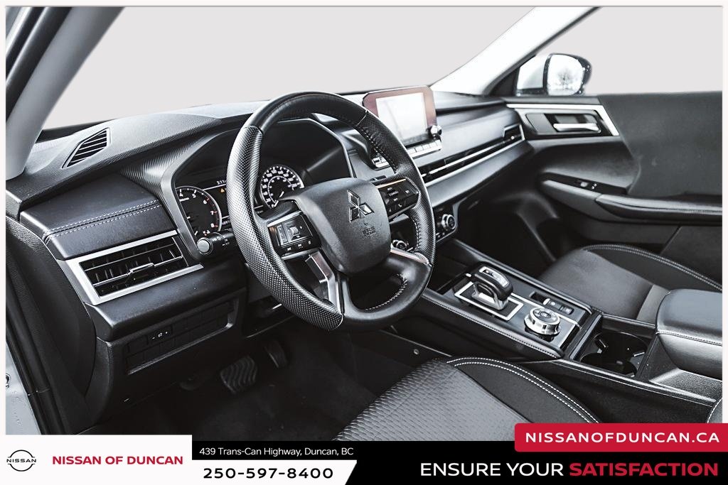 2024 Mitsubishi Outlander ES-10