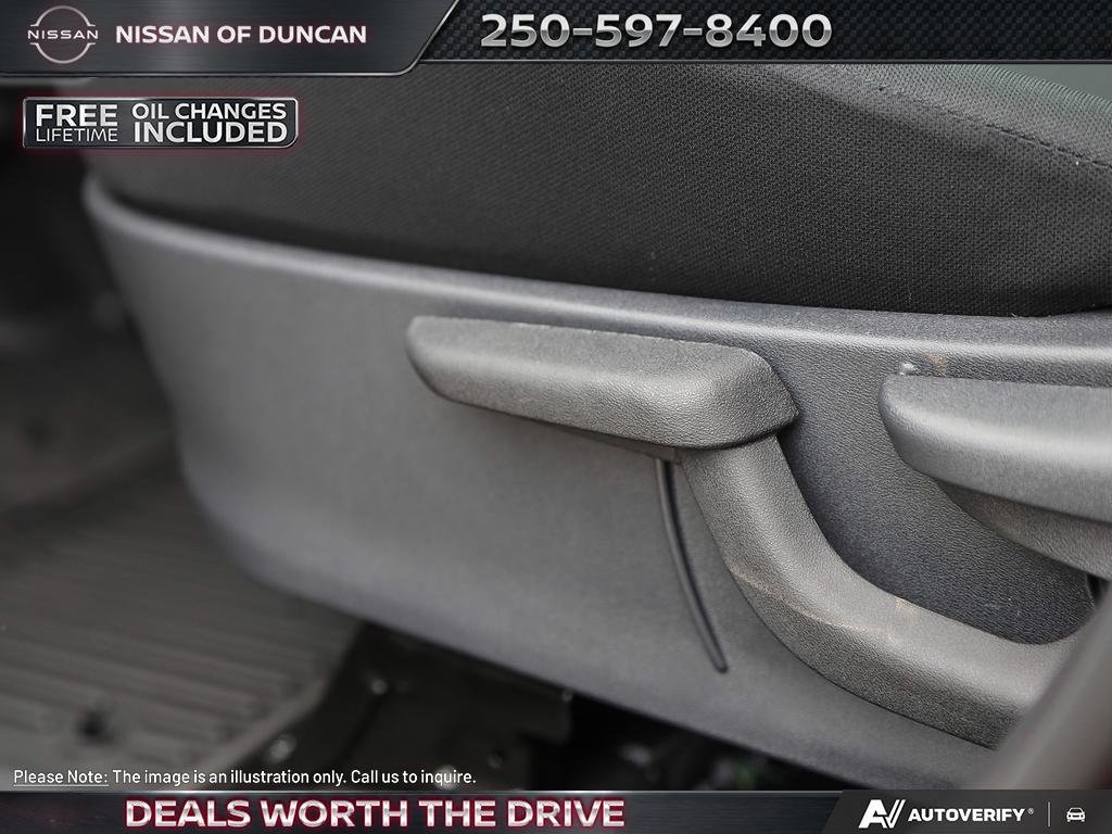 2025 Nissan Kicks Play S-24
