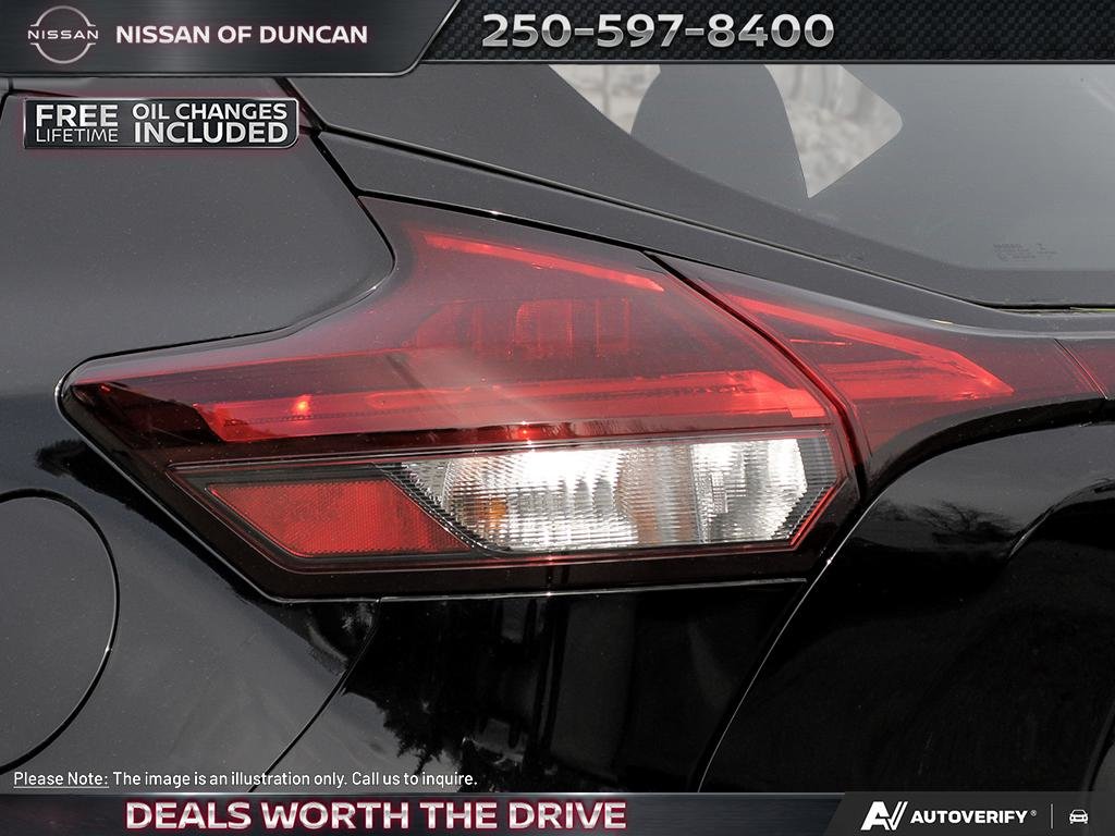 2025 Nissan Kicks Play S-9