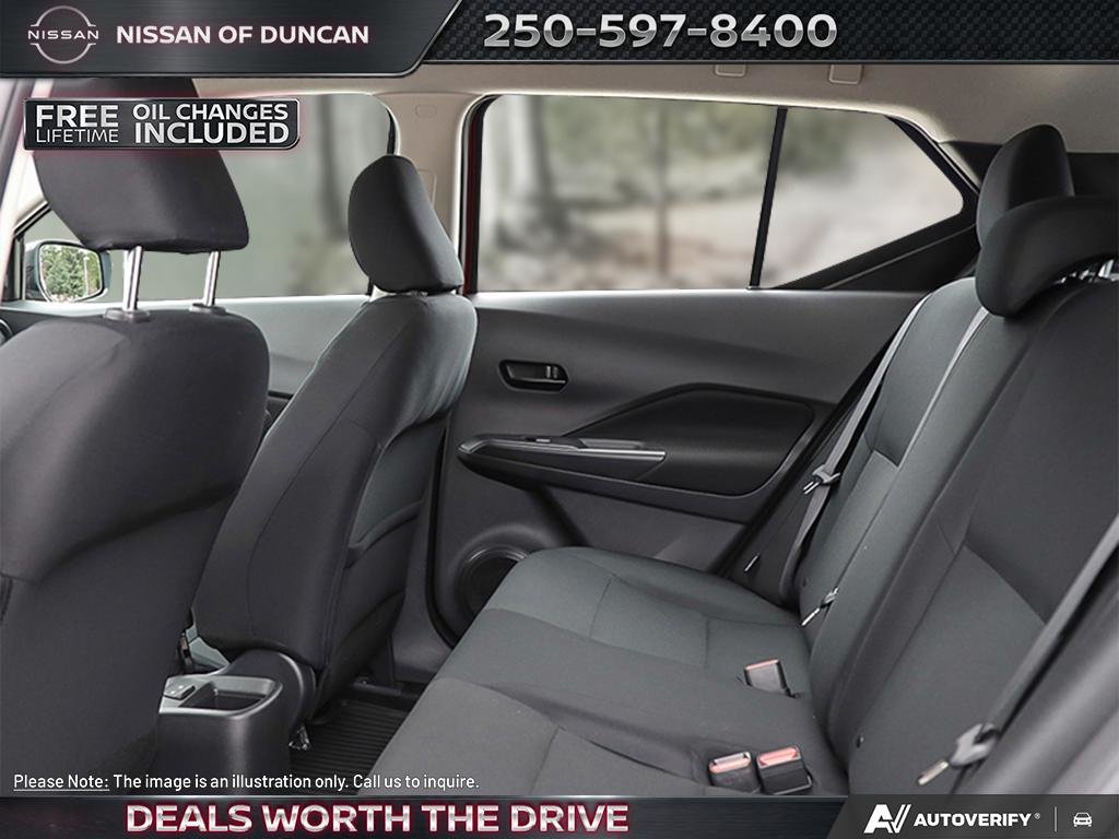 2025 Nissan Kicks Play S-19