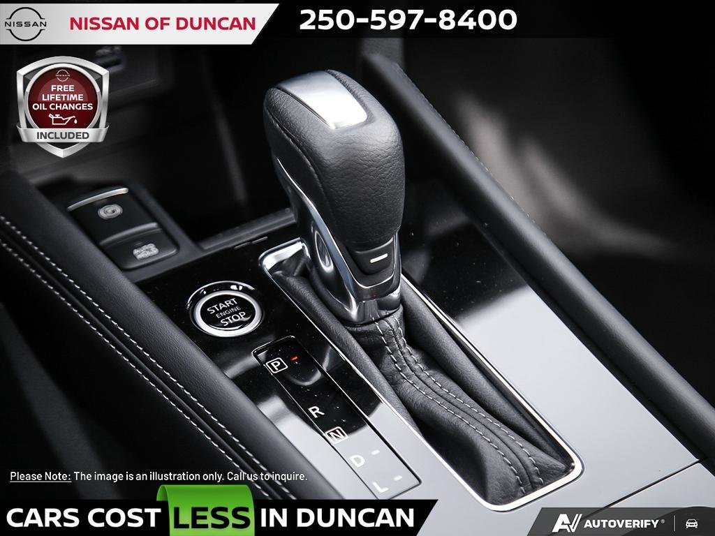 2025 Nissan Kicks Play SV-16