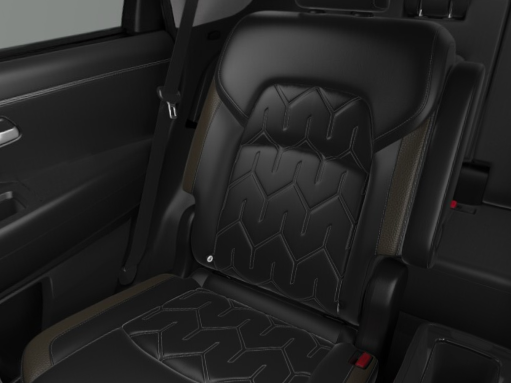 2026 Nissan Pathfinder Platinum Captains Chair-4