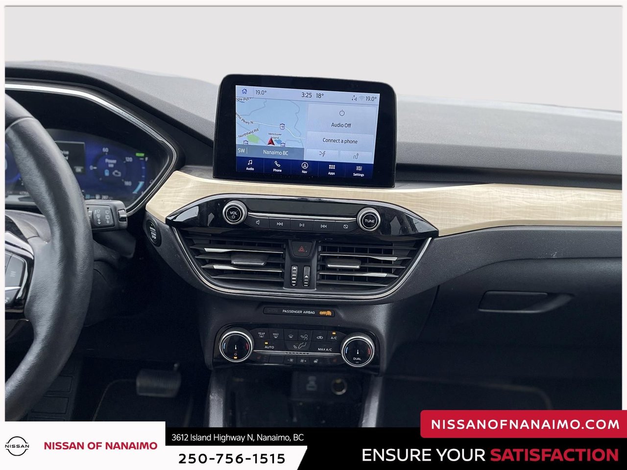 2022 Ford Escape Plug-In Hybrid Titanium-12