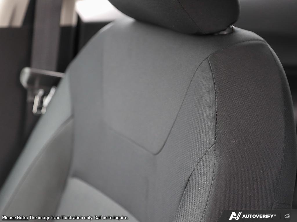 2025 Nissan Kicks Play S-18