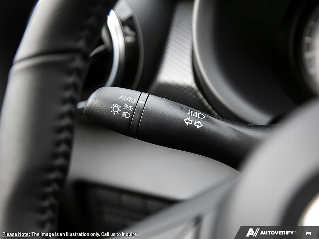 2025 Nissan Kicks Play SV-23