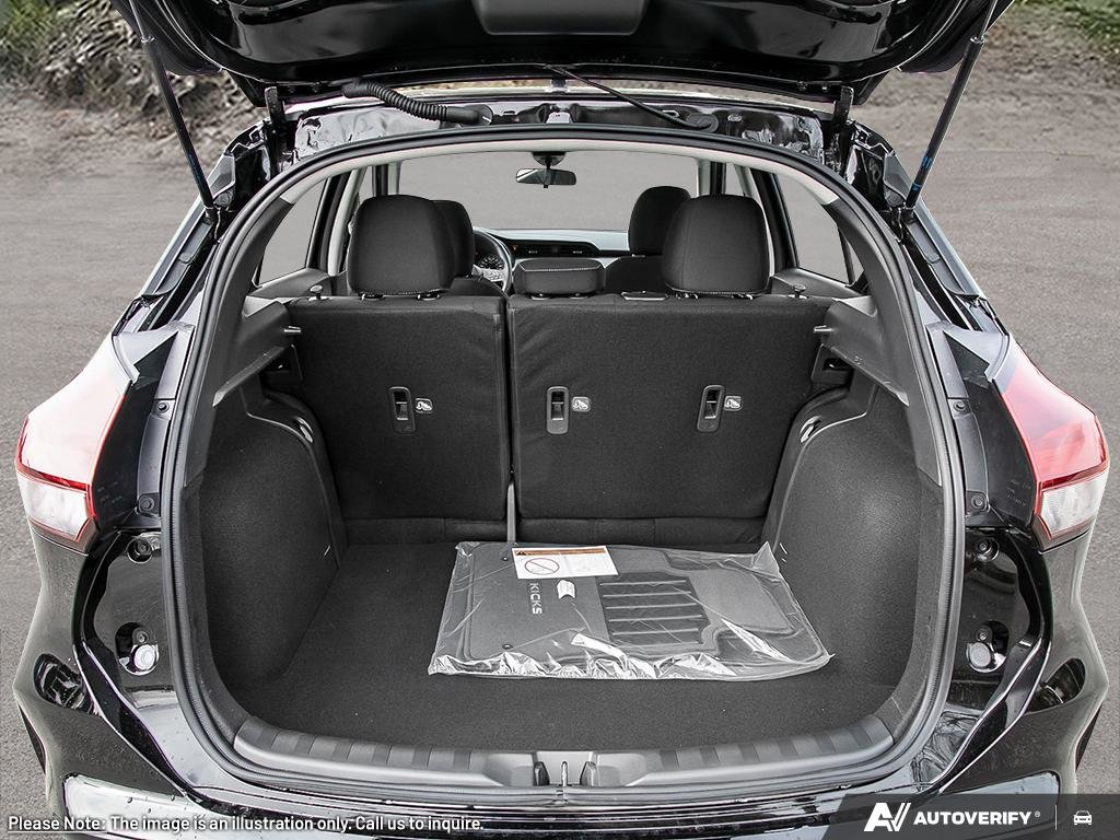2025 Nissan Kicks Play SV-6